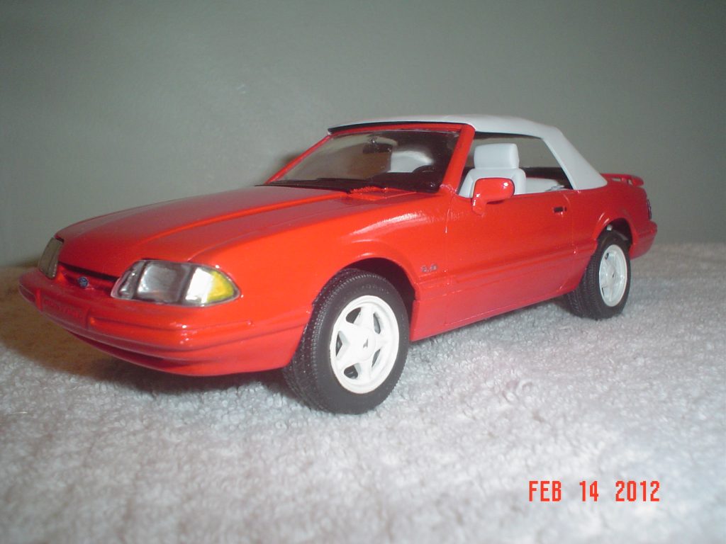 1992 Feature Car 1:24 Scale Replica
